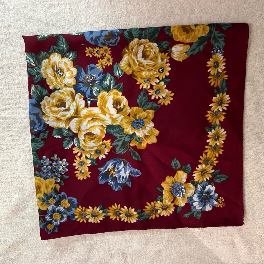 Scarf - 29” x 30” - made in Italy